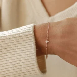 Charm Armbänder | Hey Happiness Armband mit Gänseblümchen Anhänger aus Sterlingsilber Gold