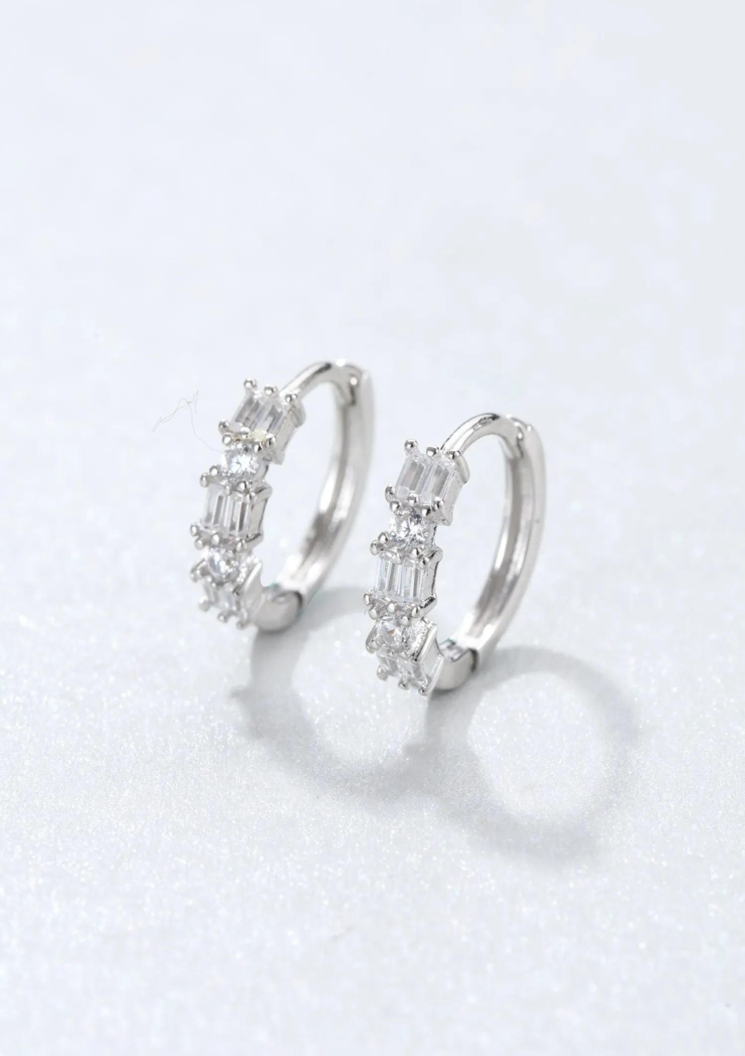 Huggie Ohrringe | Hey Happiness Baguette Huggie Ohrringe Sterlingsilber Silver