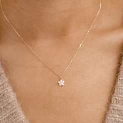 Filigrane Ketten | Hey Happiness Blüte Anhänger Kette aus 14K Gold