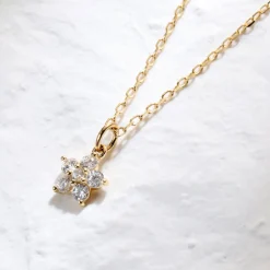 Filigrane Ketten | Hey Happiness Blüte Anhänger Kette aus 14K Gold