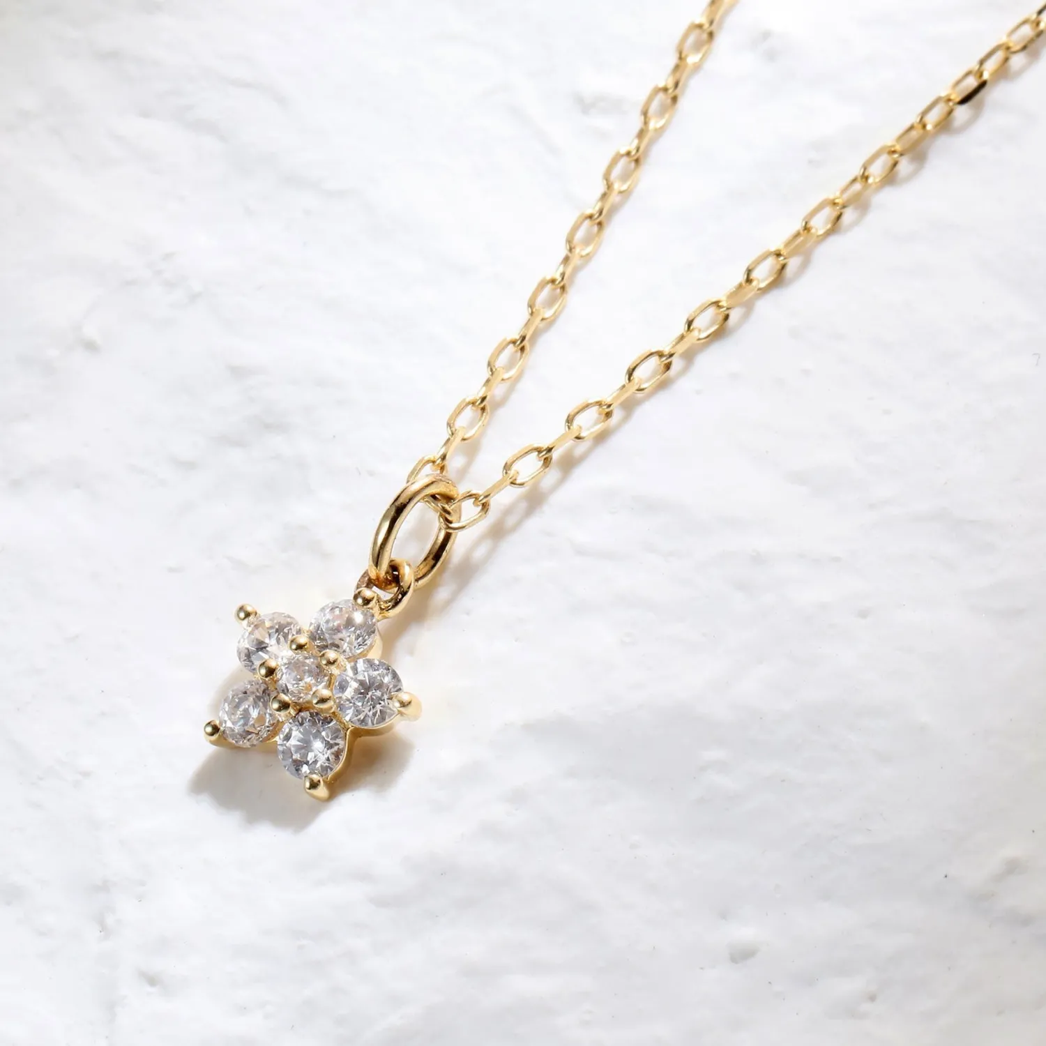Filigrane Ketten | Hey Happiness Blüte Anhänger Kette aus 14K Gold
