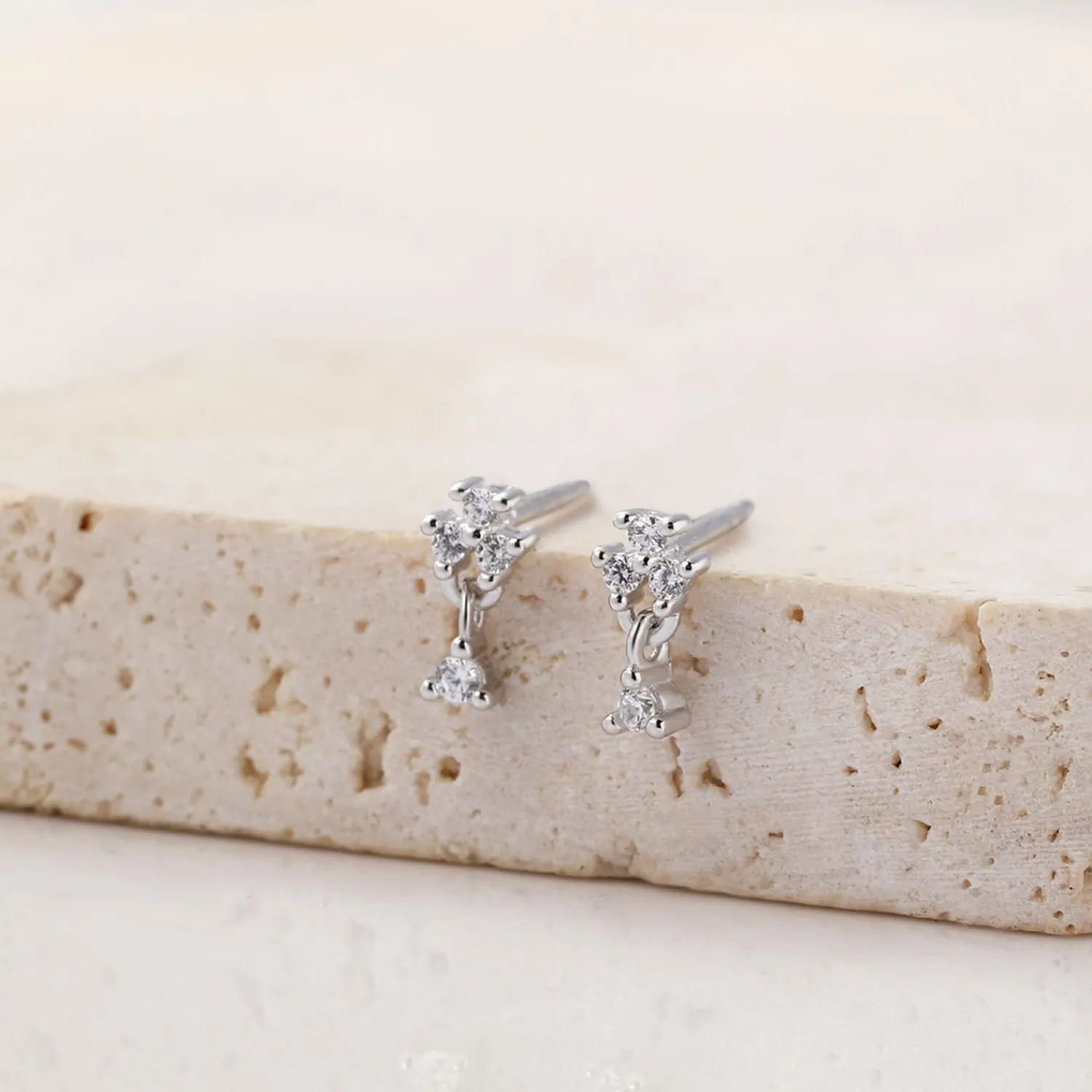 Ohrstecker | Hey Happiness Blumen Tropfen-Ohrstecker aus Sterlingsilber Silver