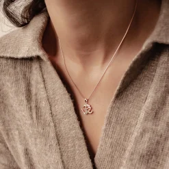 Anhänger | Filigrane Ketten | Hey Happiness Chakra-Om-Anhänger Halskette für Einheit aus Sterlingsilber