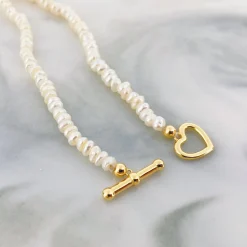 Filigrane Ketten | Choker Ketten | Hey Happiness Choker Perlenkette mit Herz Verschluss Veret Gold