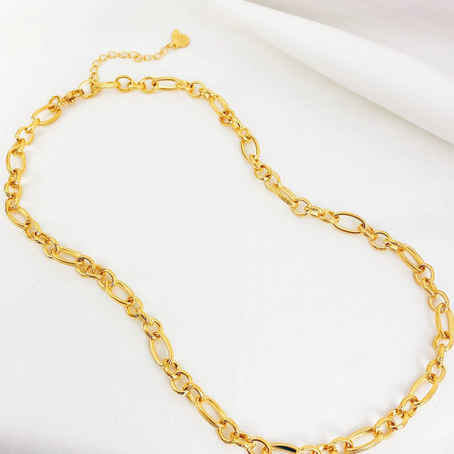 Statement Ketten | Hey Happiness Chunky Oval Figarokette in Gold