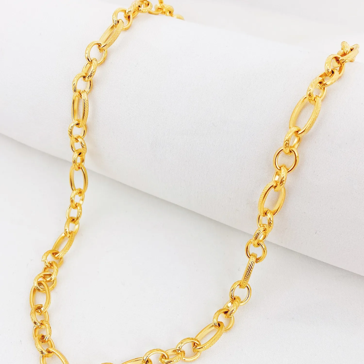Statement Ketten | Hey Happiness Chunky Oval Figarokette in Gold