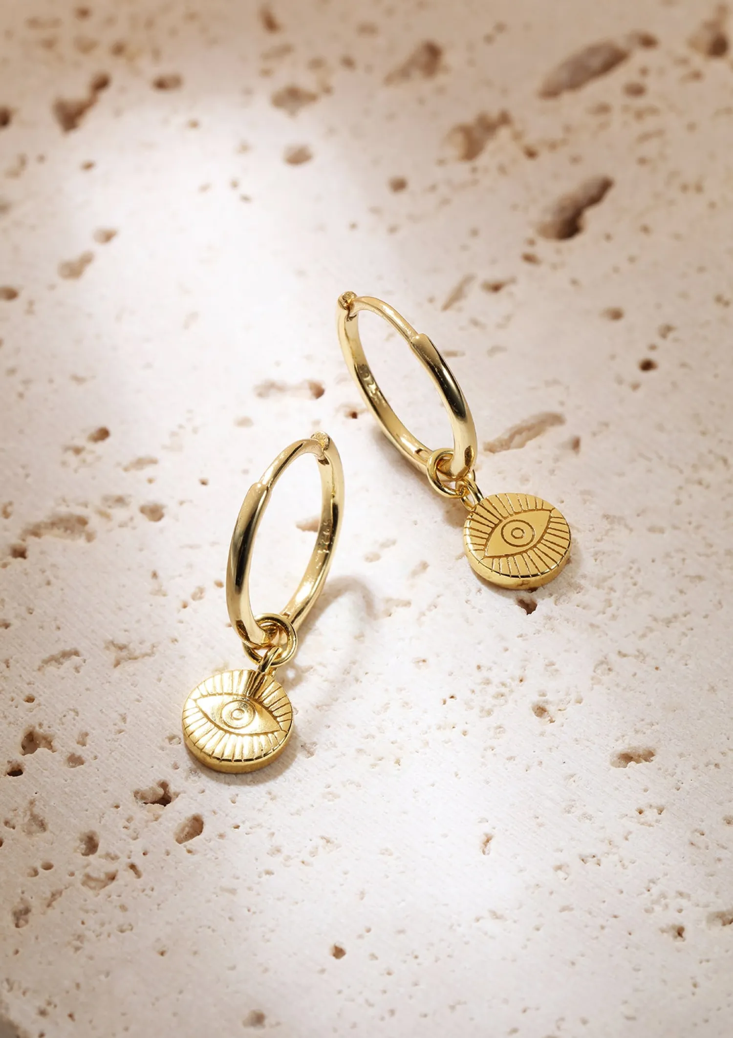 Creolen | Hey Happiness Creolen Evil Eye Anhänger Sterlingsilber in Gold