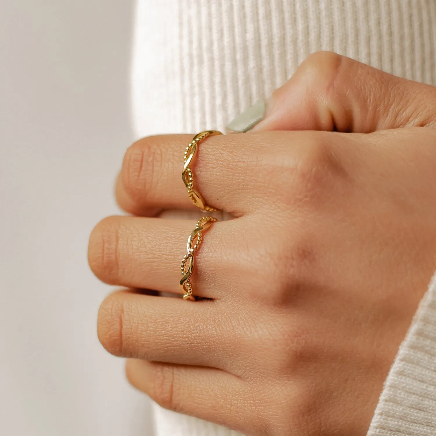 Schlichte Ringe | Hey Happiness Doppelt Gedrehter Ring Sterlingsilber in Gold
