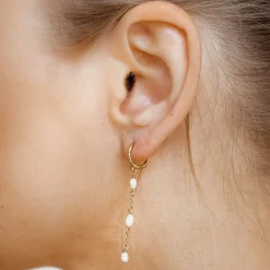 Huggie Ohrringe | Perlenohrringe | Hey Happiness Dreifache Perlen Creolen Sterlingsilber in farbe Gold
