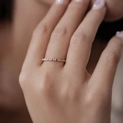 Schlichte Ringe | Hey Happiness Edelstein Pyramiden Ring aus Edelstahl