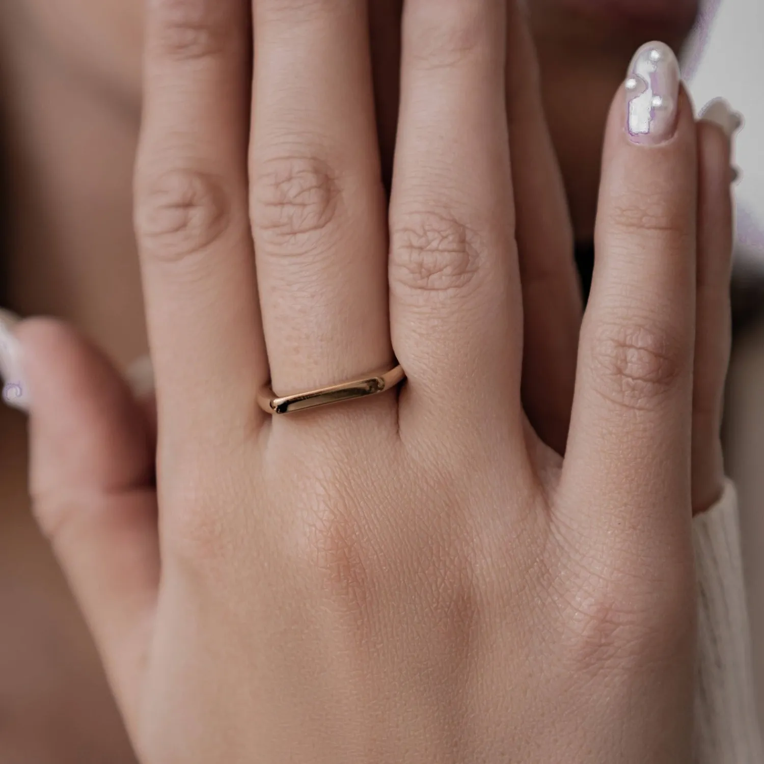 Schlichte Ringe | Hey Happiness Eleganter Arc-Siegelring aus Edelstahl