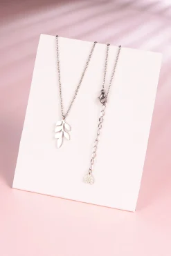 Filigrane Ketten | Hey Happiness Feine Kette mit Blatt Anhänger in Silberfarbe Silver