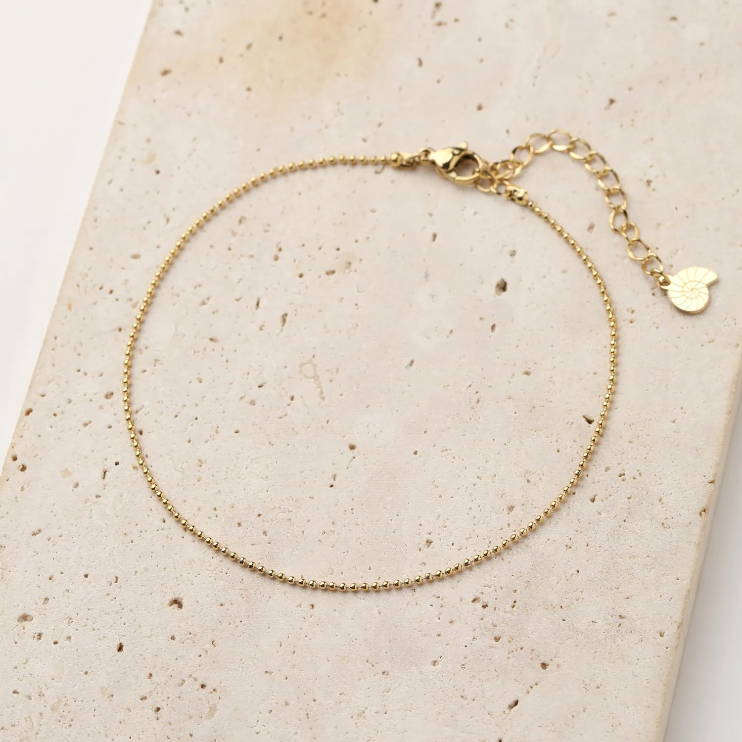Fußkettchen | Hey Happiness Filigrane Fußkette im Kugelkette-Design in Gold