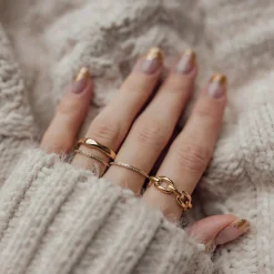 Auffällige Ringe | Schlichte Ringe | Hey Happiness Filigraner Ring Gewellt Veret Gold