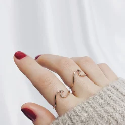 Schlichte Ringe | Hey Happiness Filigraner Wellenförmiger Ring in Rosegold Rose Gold