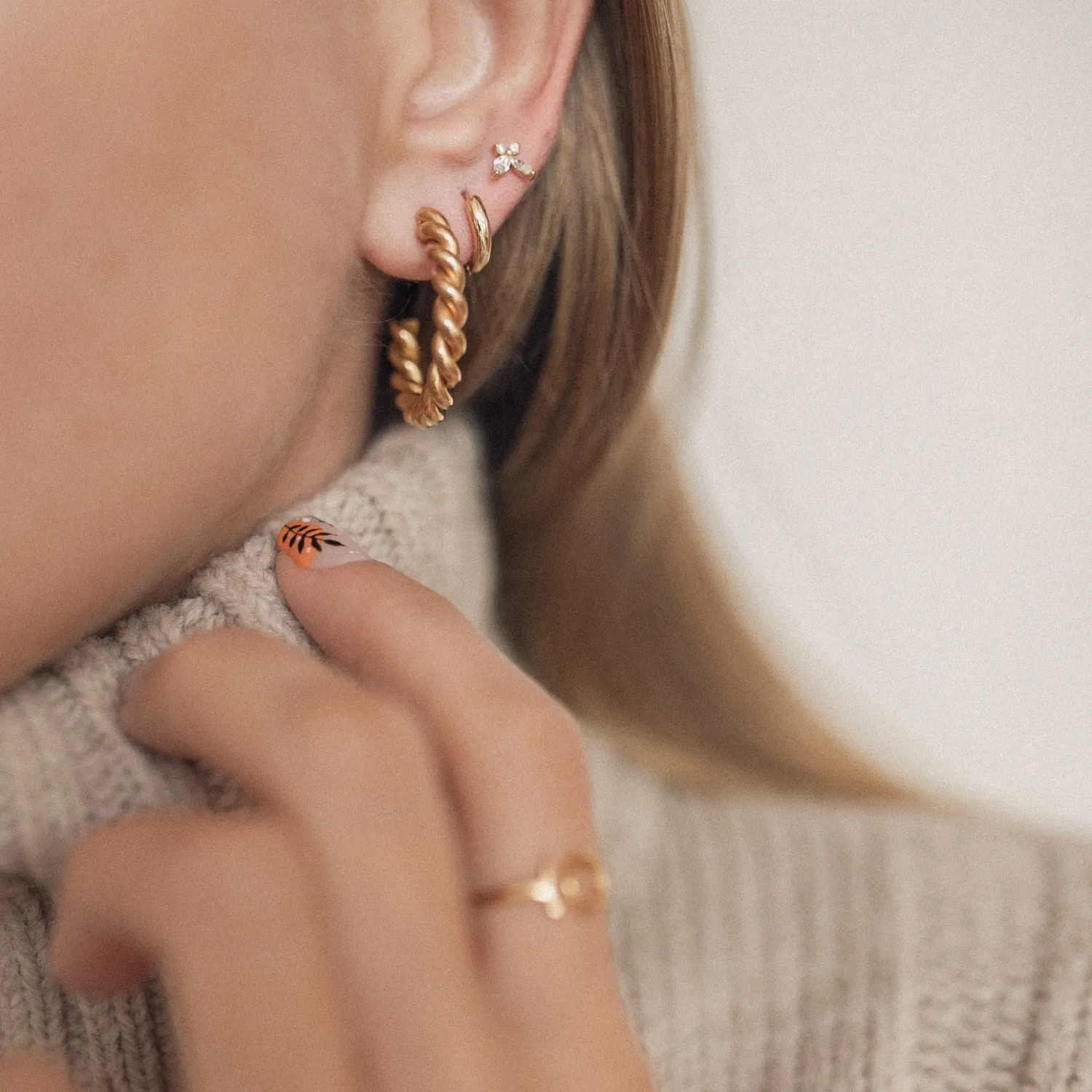 Creolen | Hey Happiness Gedrehte Creolen mit Twist in Gold
