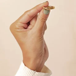 Auffällige Ringe | Hey Happiness Gekreuzter Ring aus Edelstahl Gold