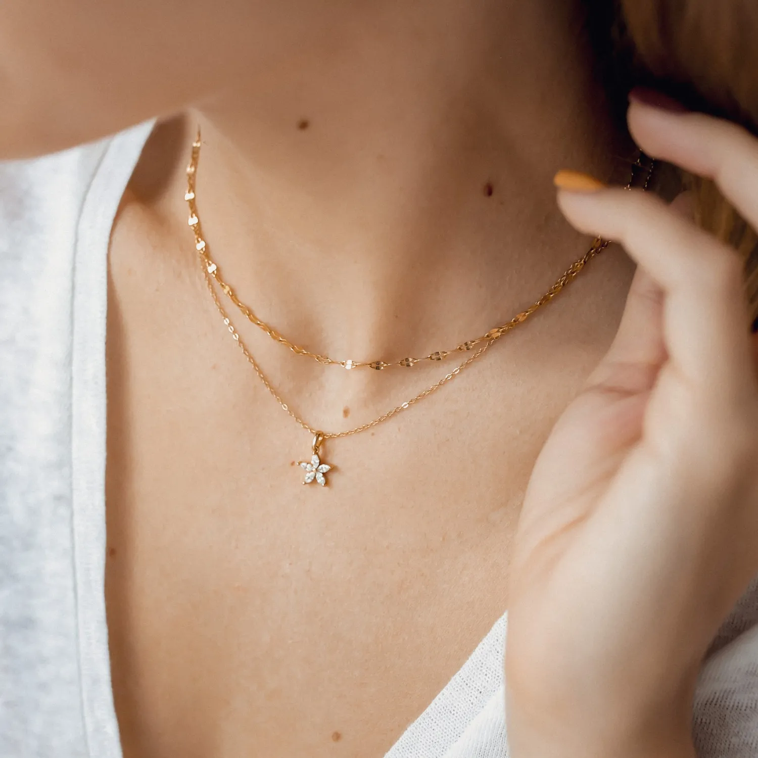Filigrane Ketten | Hey Happiness Gänseblümchen Kette mit Schmucksteinen Sterlingsilber in Gold