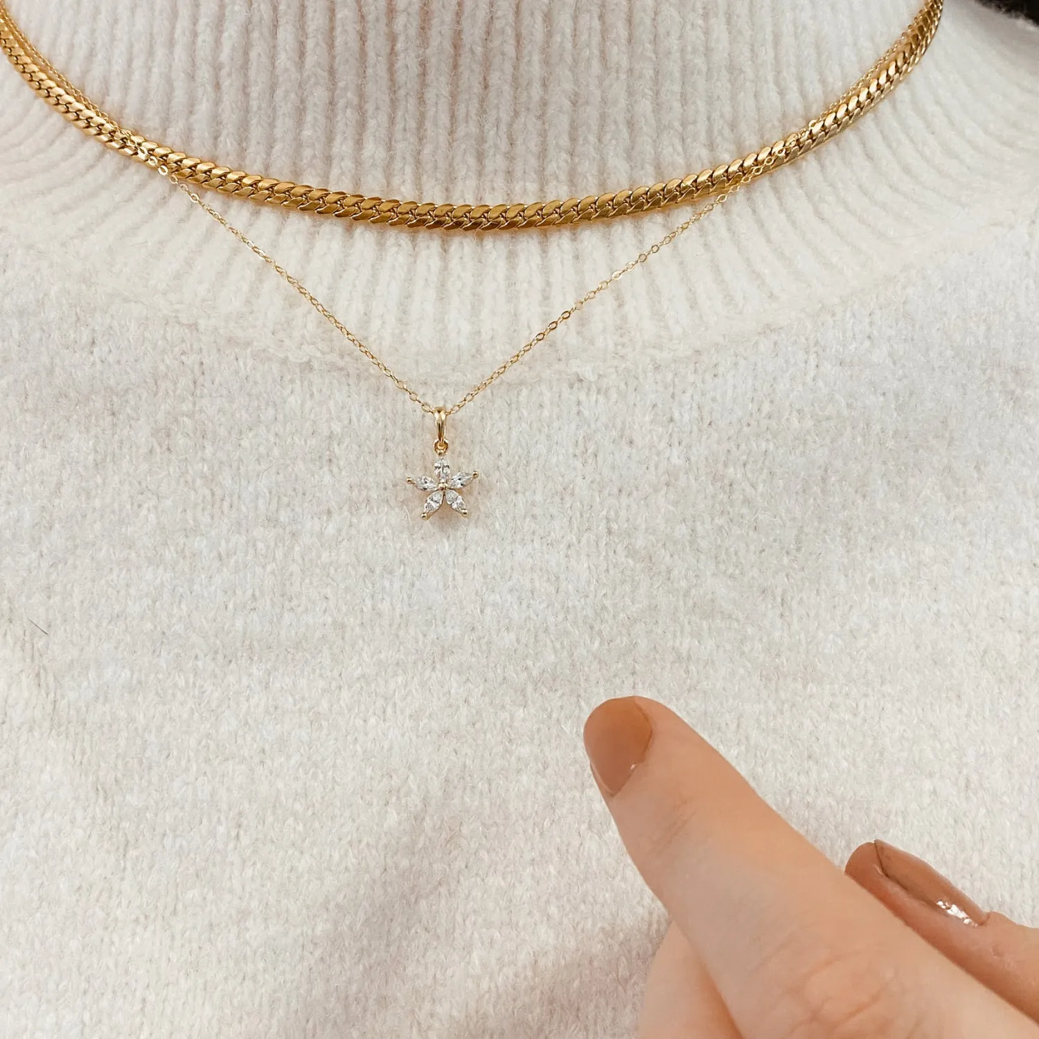 Filigrane Ketten | Hey Happiness Gänseblümchen Kette mit Schmucksteinen Sterlingsilber in Gold