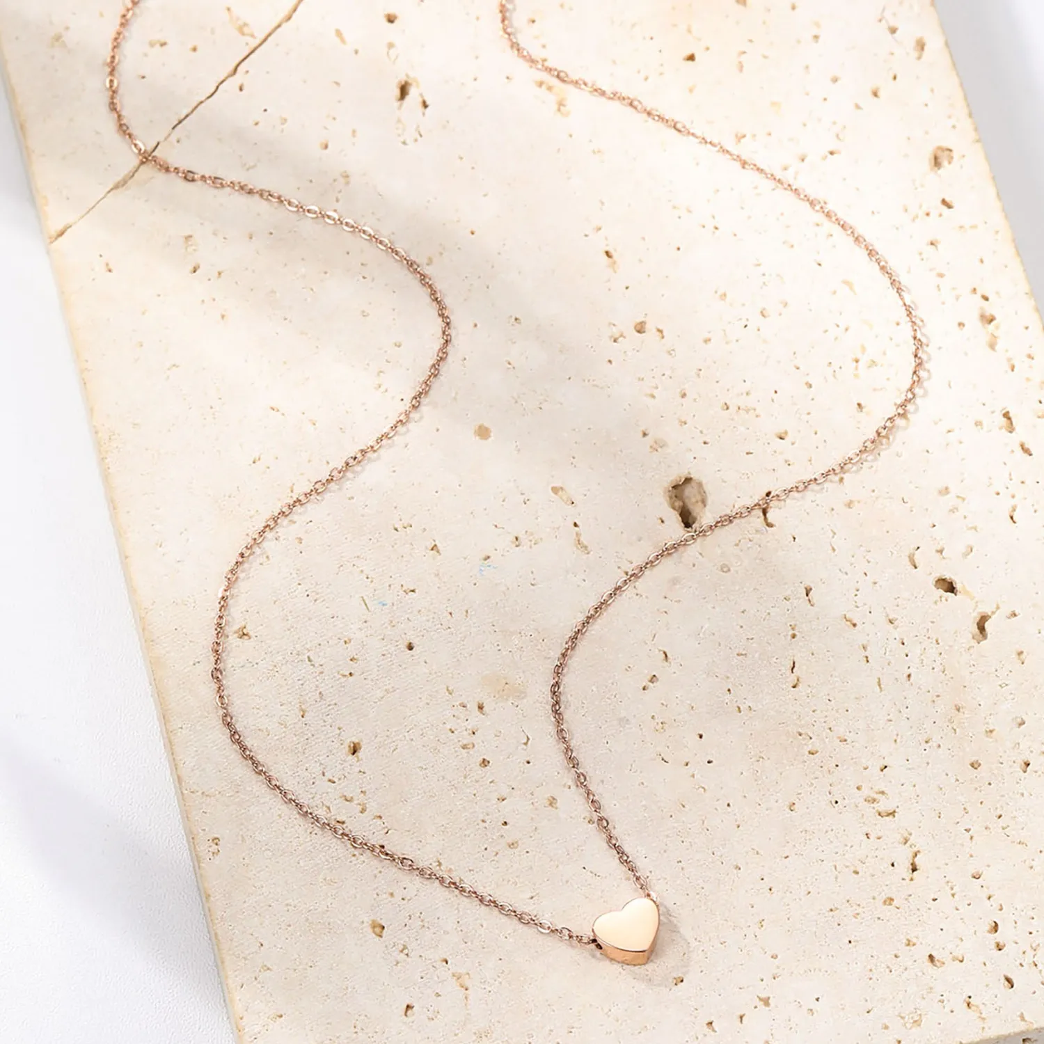 Filigrane Ketten | Hey Happiness Halskette mit Anhänger „Sweetheart“ in Roségold Rose Gold