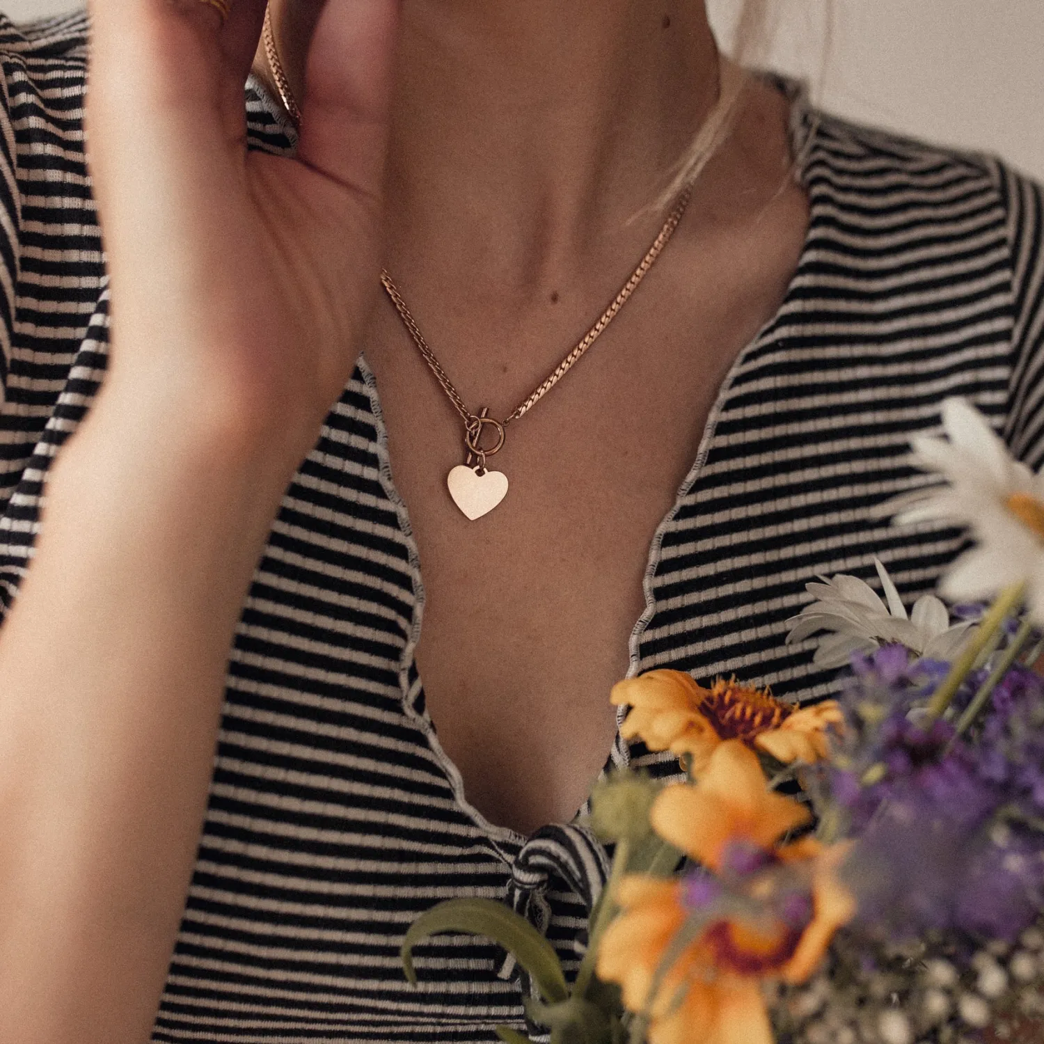 Statement Ketten | Hey Happiness Herz Kette mit T-Steg in Rosegold Rose Gold