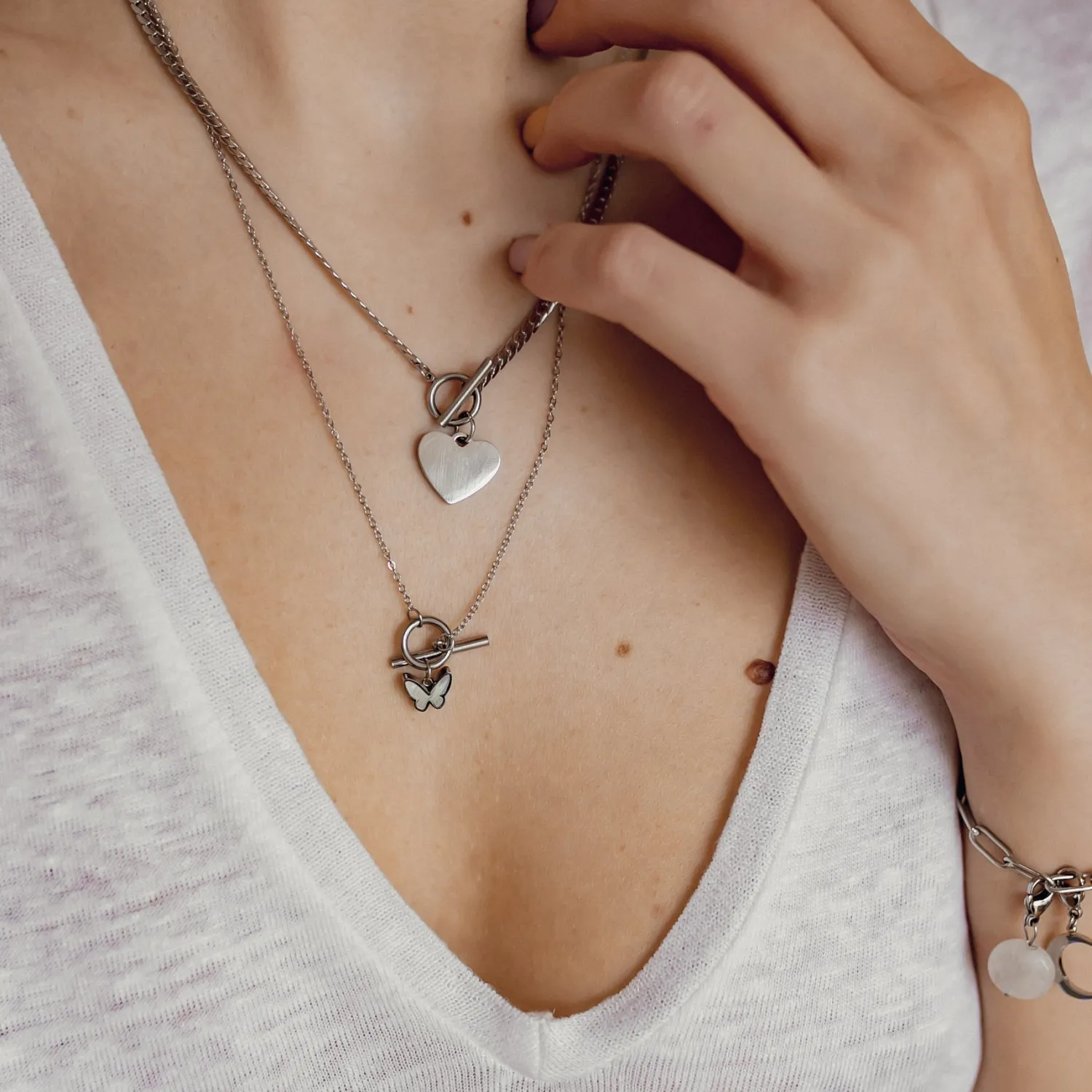 Statement Ketten | Hey Happiness Herz Kette mit T-Steg in Silberfarbe Silver