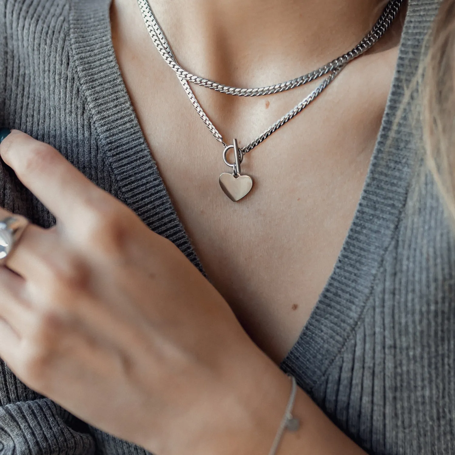 Statement Ketten | Hey Happiness Herz Kette mit T-Steg in Silberfarbe Silver