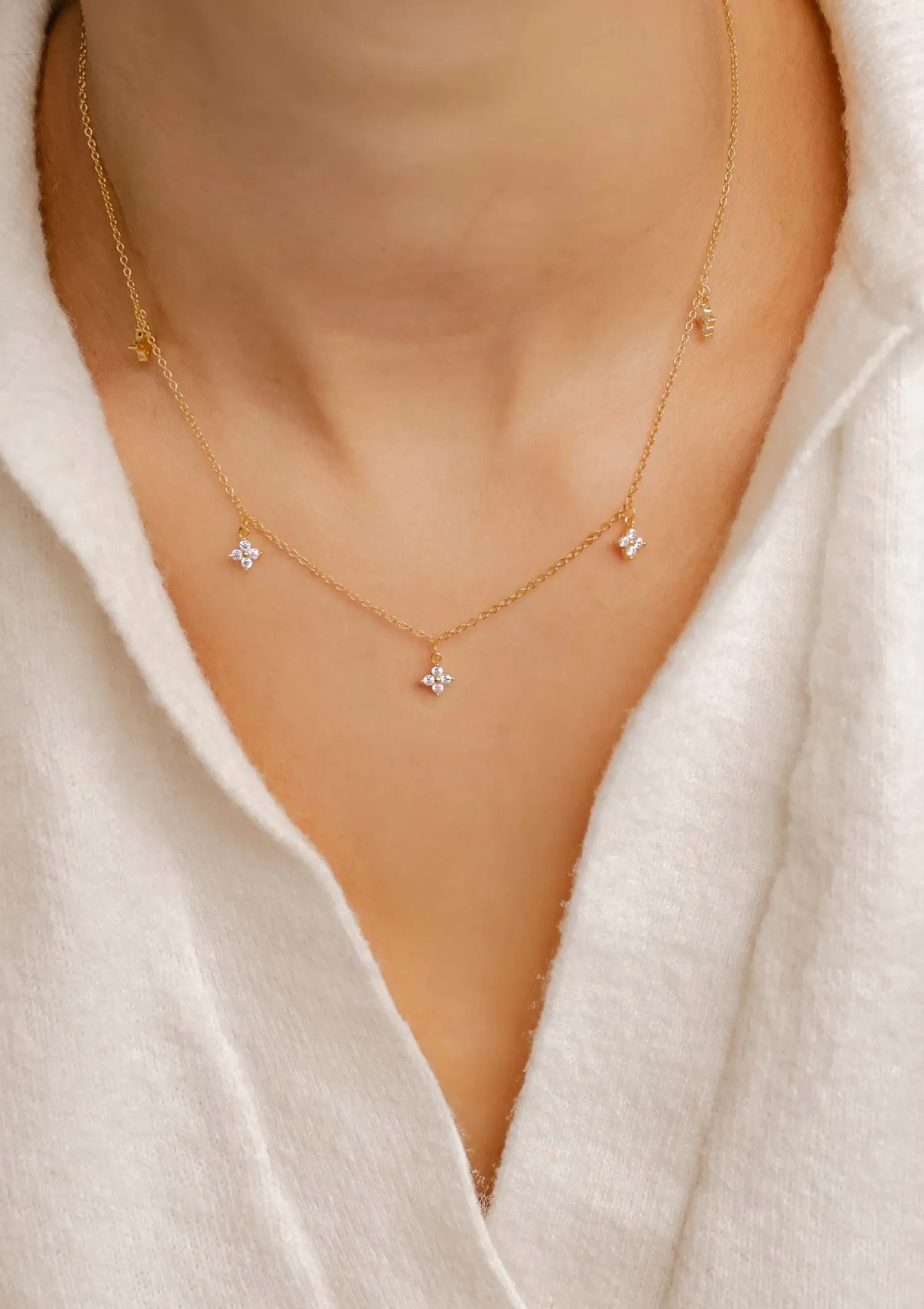 Filigrane Ketten | Hey Happiness Kette mit Blume Charms aus Sterlingsilber