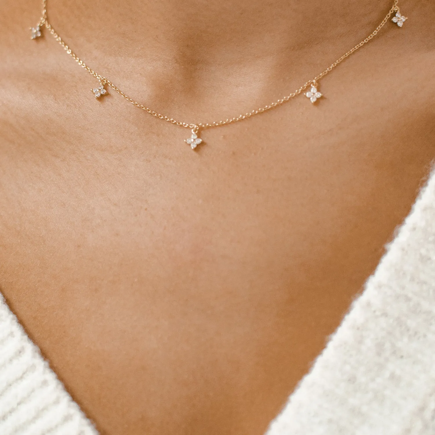 Filigrane Ketten | Hey Happiness Kette mit Blume Charms aus Sterlingsilber