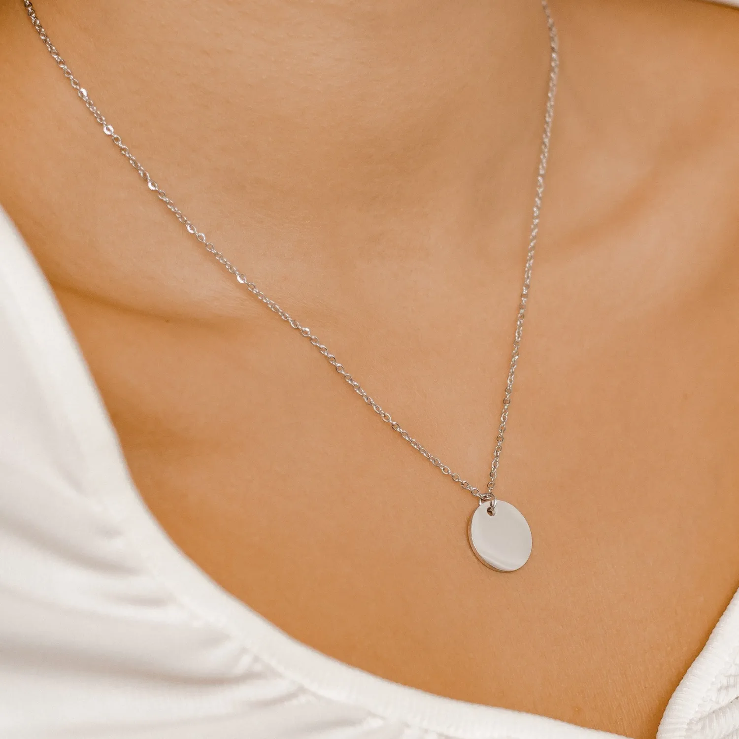 Filigrane Ketten | Hey Happiness Kette mit Kreis in Silberfarbe Silver