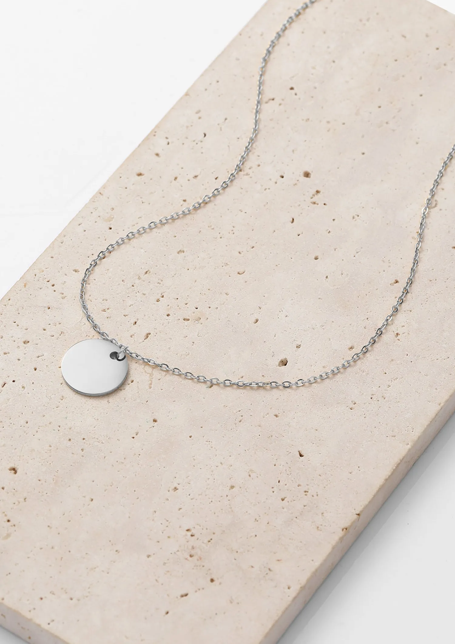 Filigrane Ketten | Hey Happiness Kette mit Kreis in Silberfarbe Silver
