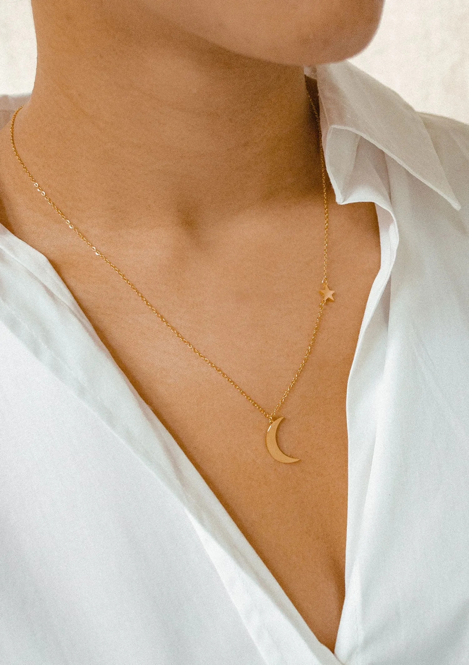 Filigrane Ketten | Hey Happiness Kette mit Stern und Mond Anhängern in farbe Gold