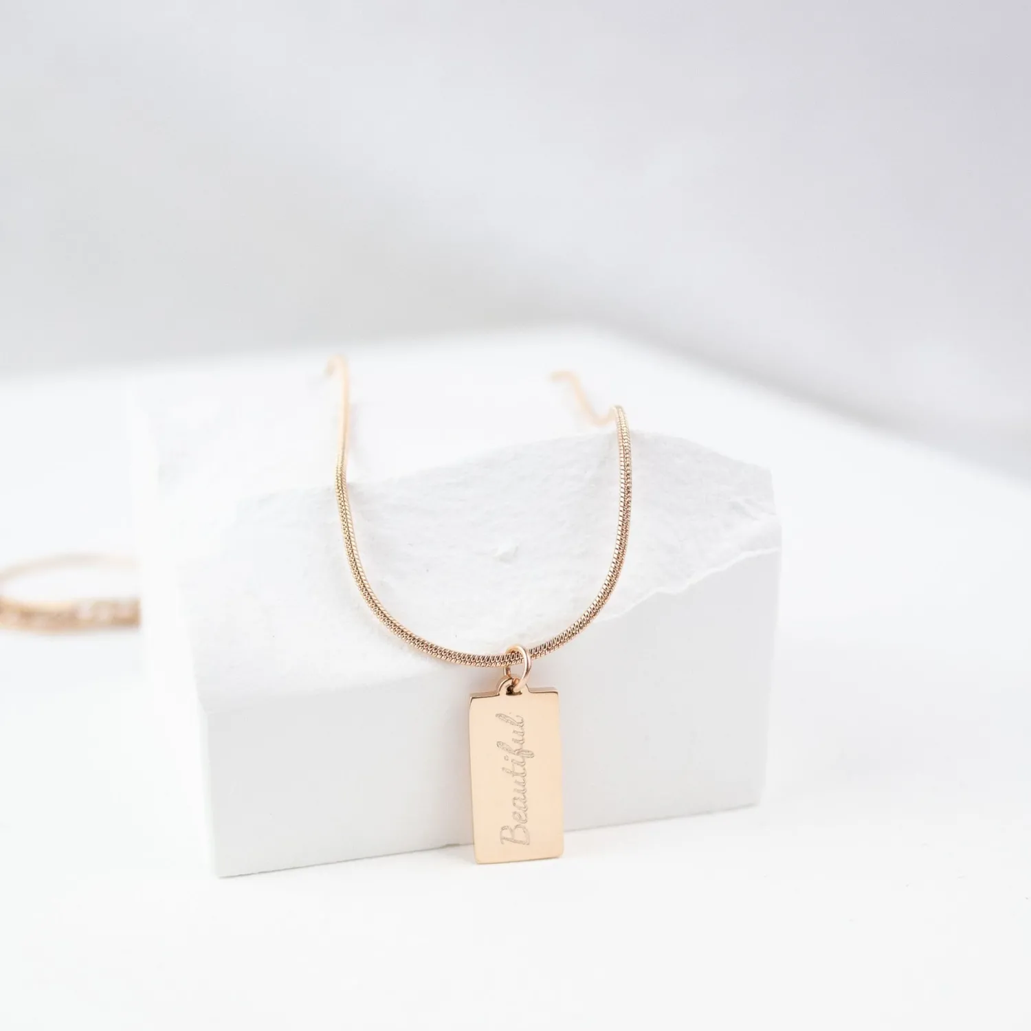 Filigrane Ketten | Hey Happiness Kette Viereck Anhänger Rosegold Rose Gold