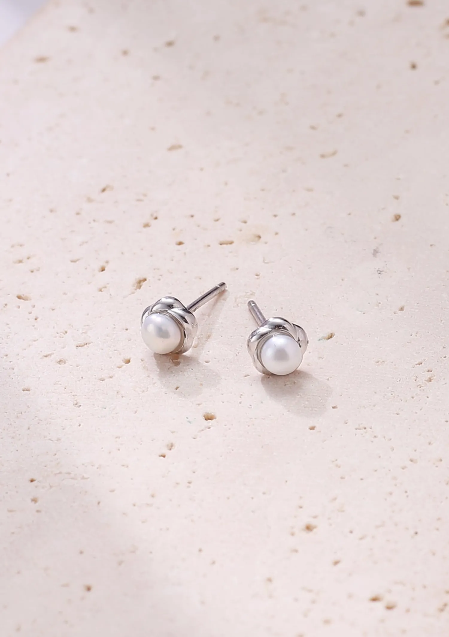 Ohrstecker | Perlenohrringe | Hey Happiness Perle Blütenblatt Ohrstecker aus Sterlingsilber Silver
