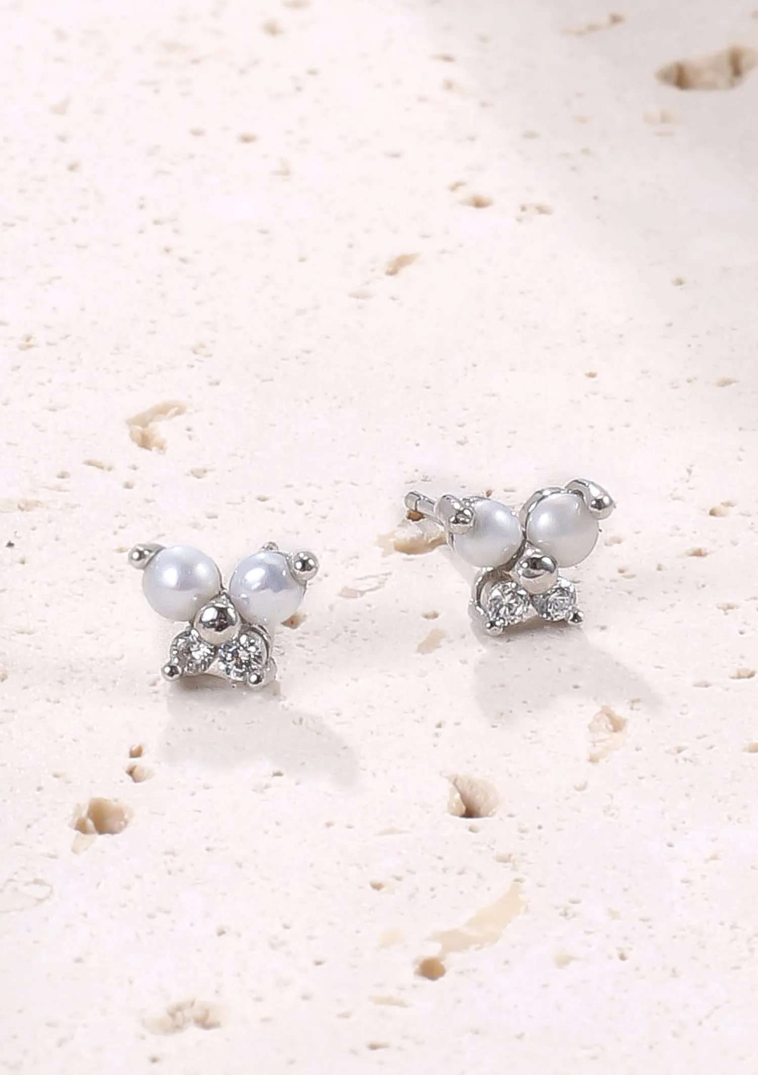 Ohrstecker | Perlenohrringe | Hey Happiness Perlen Schmetterling Ohrstecker aus Sterlingsilber Silver