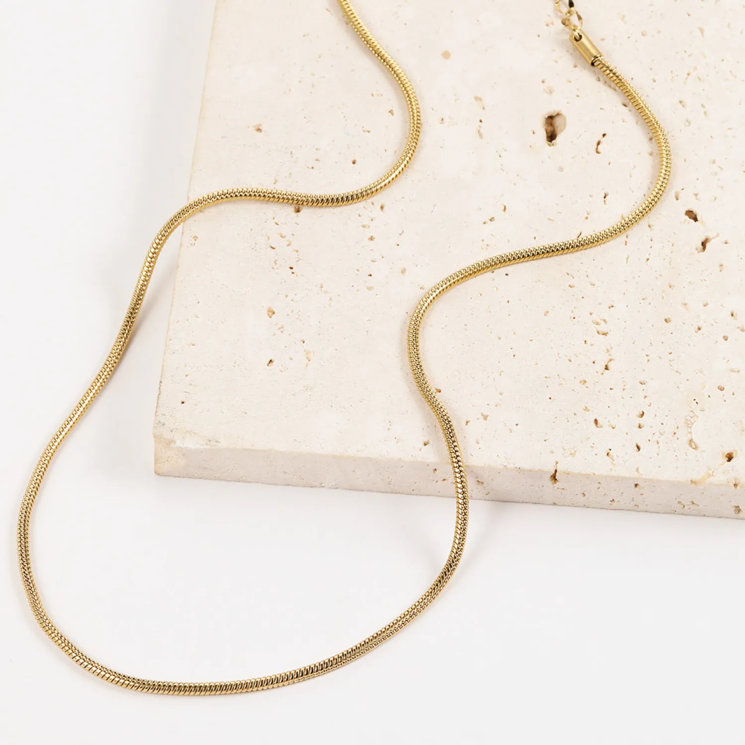 Filigrane Ketten | Hey Happiness Runde Schlangenkette Gold