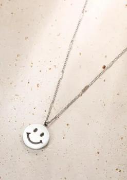 Filigrane Ketten | Hey Happiness Smiley Gesicht Anhänger Kette in Silber Silver