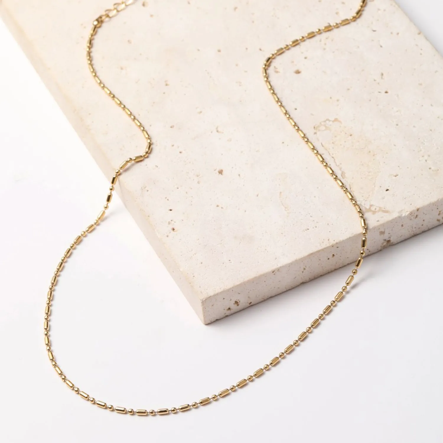 Filigrane Ketten | Hey Happiness Stab und Kugel Kette in Gold