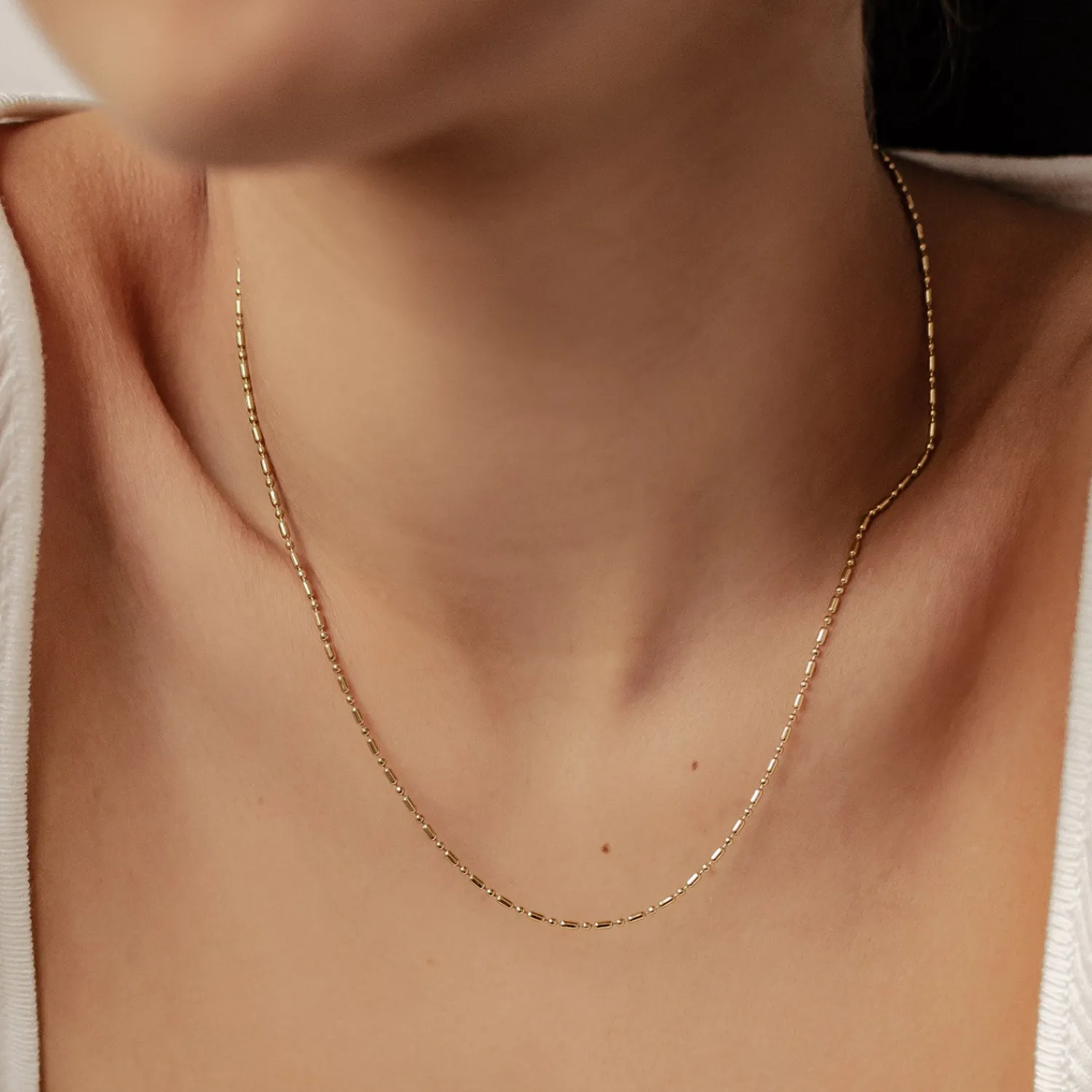 Filigrane Ketten | Hey Happiness Stab und Kugel Kette in Gold