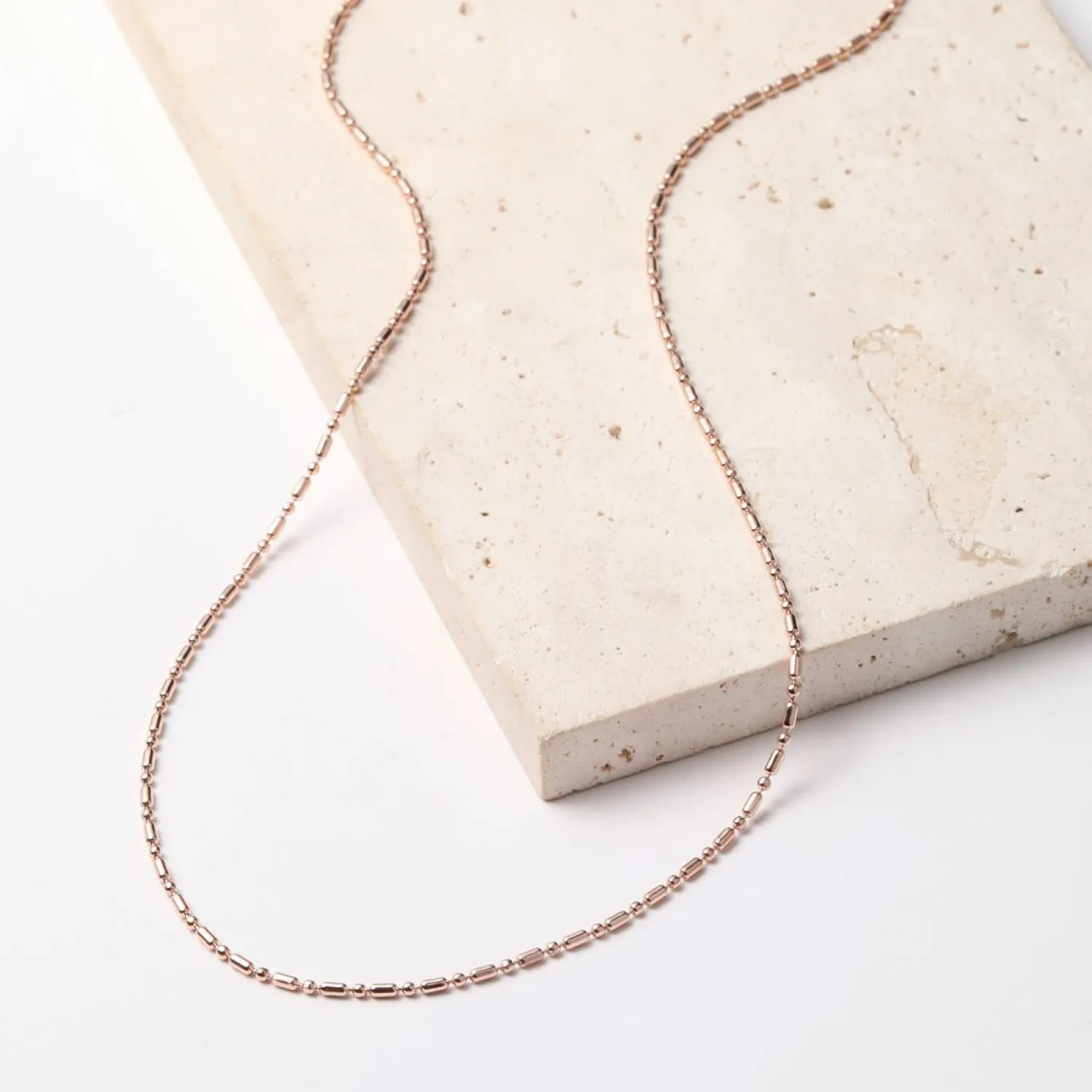 Filigrane Ketten | Hey Happiness Stab und Kugel Kette in Rosegold Rose Gold