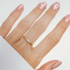 Schlichte Ringe | Hey Happiness Trio Steine Schmaler Ring Sterlingsilber in Gold