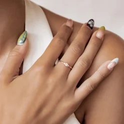 Schlichte Ringe | Hey Happiness Trio Steine Schmaler Ring Sterlingsilber in Gold