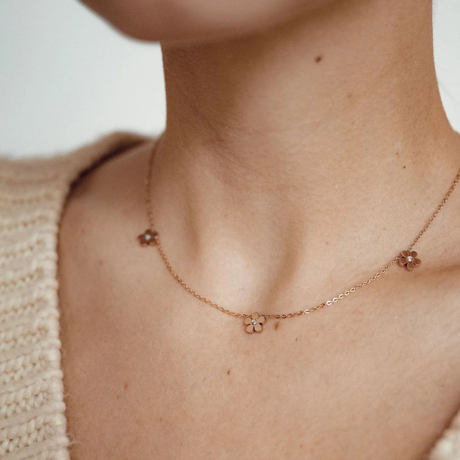 Necklace Sets | Filigrane Ketten | Hey Happiness Vergissmeinnicht Charm Kette in Roségold Rose Gold