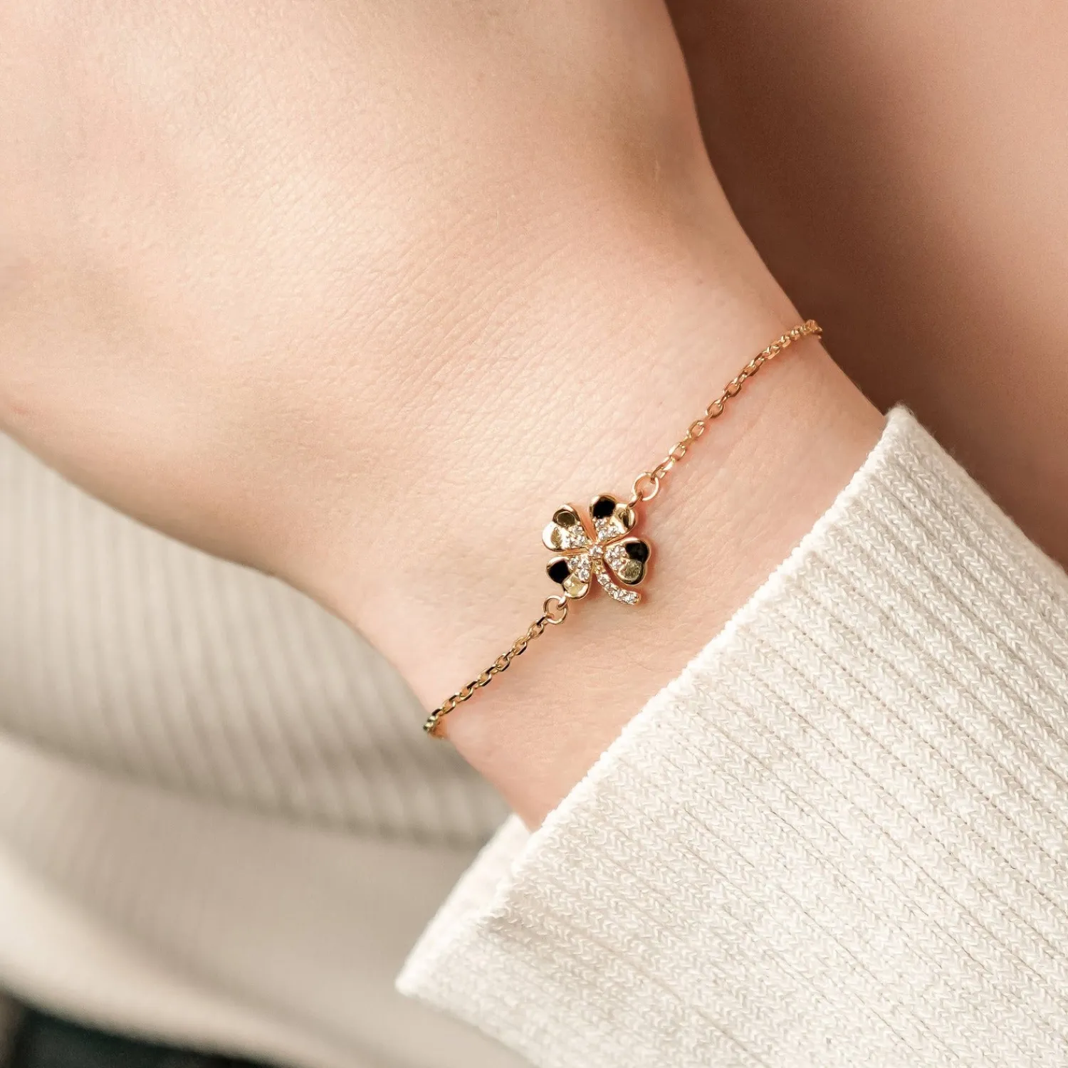 Charm Armbänder | Hey Happiness Vierblättriges-Kleeblatt-Armband aus Sterlingsilber