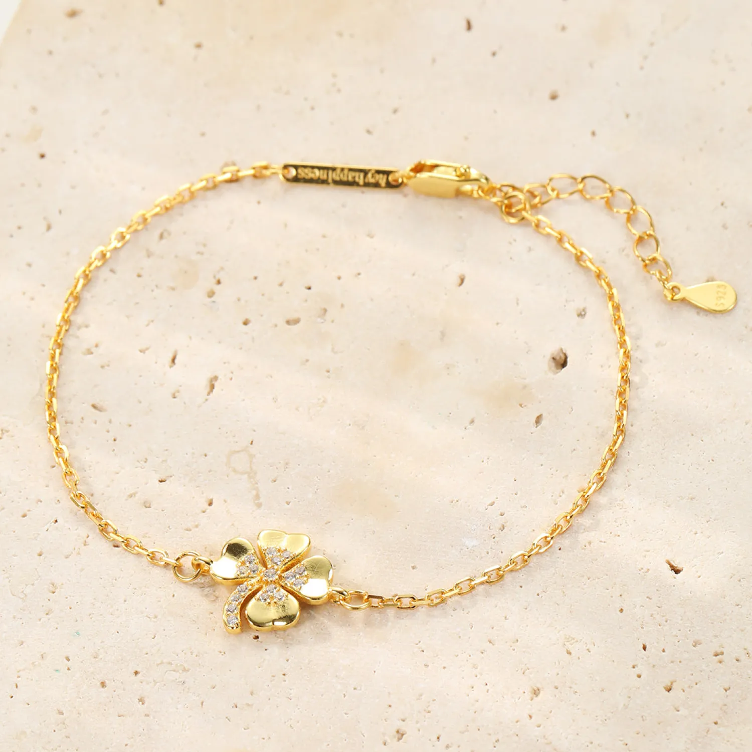 Charm Armbänder | Hey Happiness Vierblättriges-Kleeblatt-Armband aus Sterlingsilber