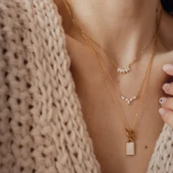 Perlenketten | Filigrane Ketten | Hey Happiness Viereck Anhänger Kette mit Knebelverschluss in Gold