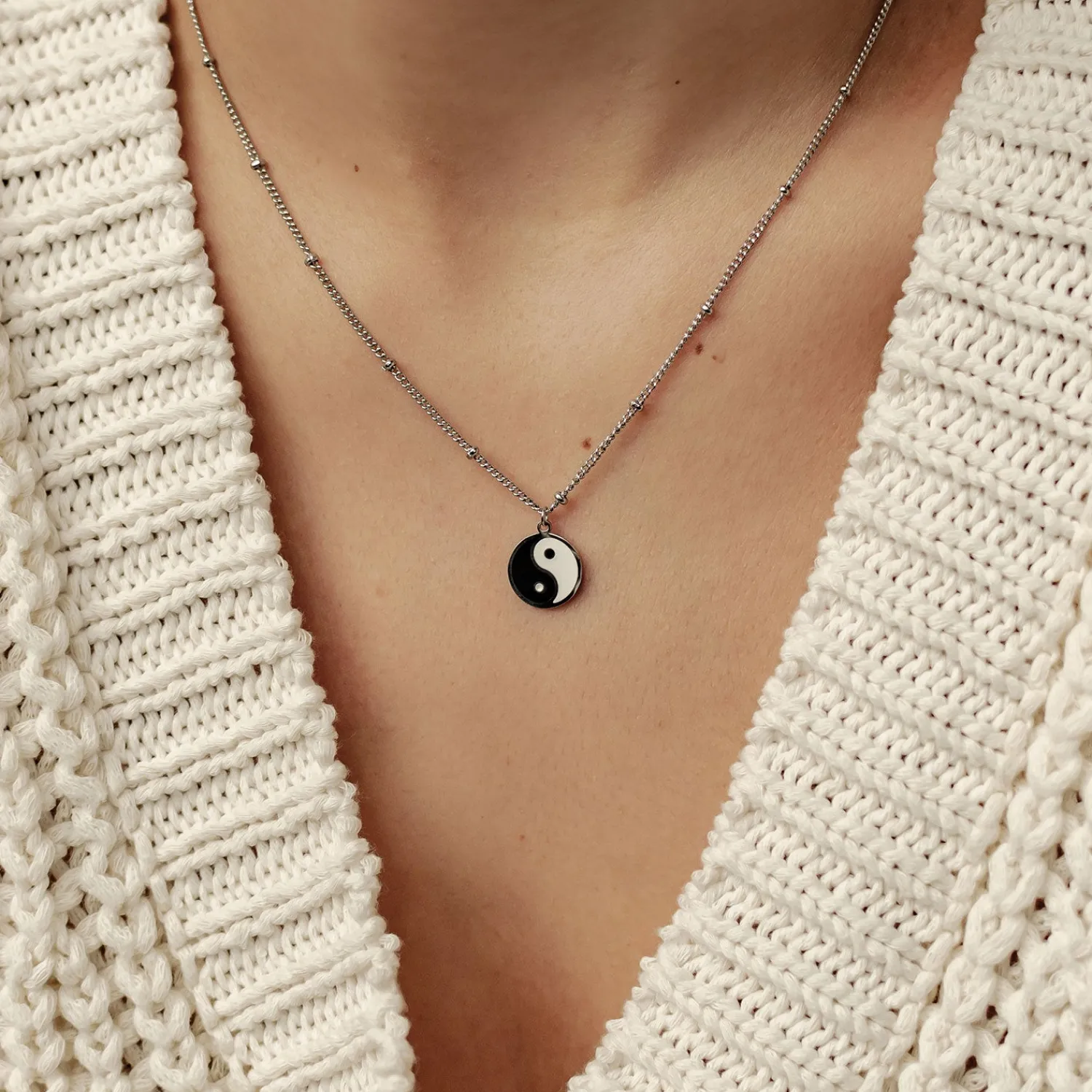 Filigrane Ketten | Hey Happiness Yin Yang Anhänger Kette im Kugelkette-Design in Silber Silver