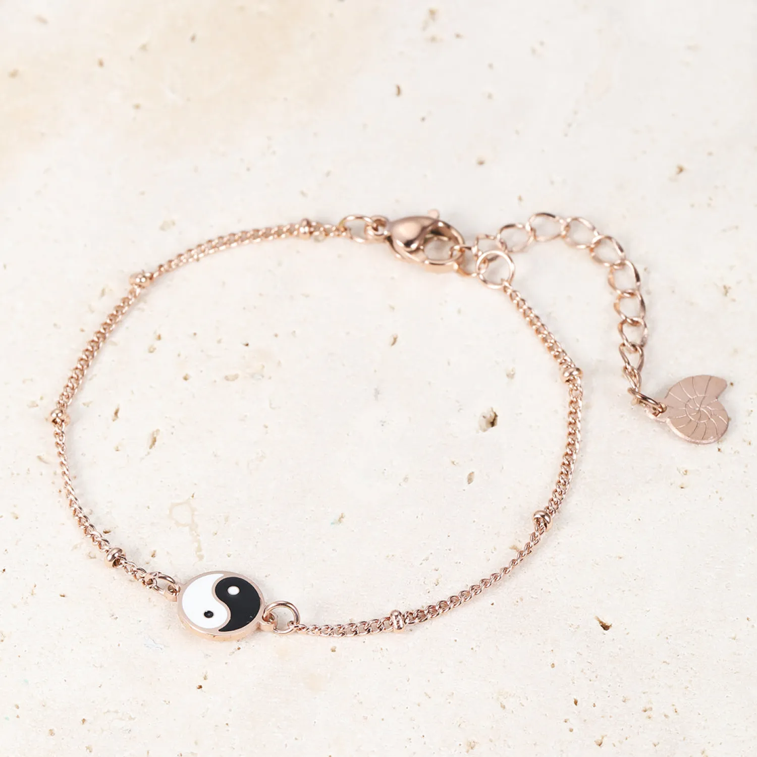 Charm Armbänder | Hey Happiness Yin Yang Armband im Kugelkette-Design in Rosegold Rose Gold