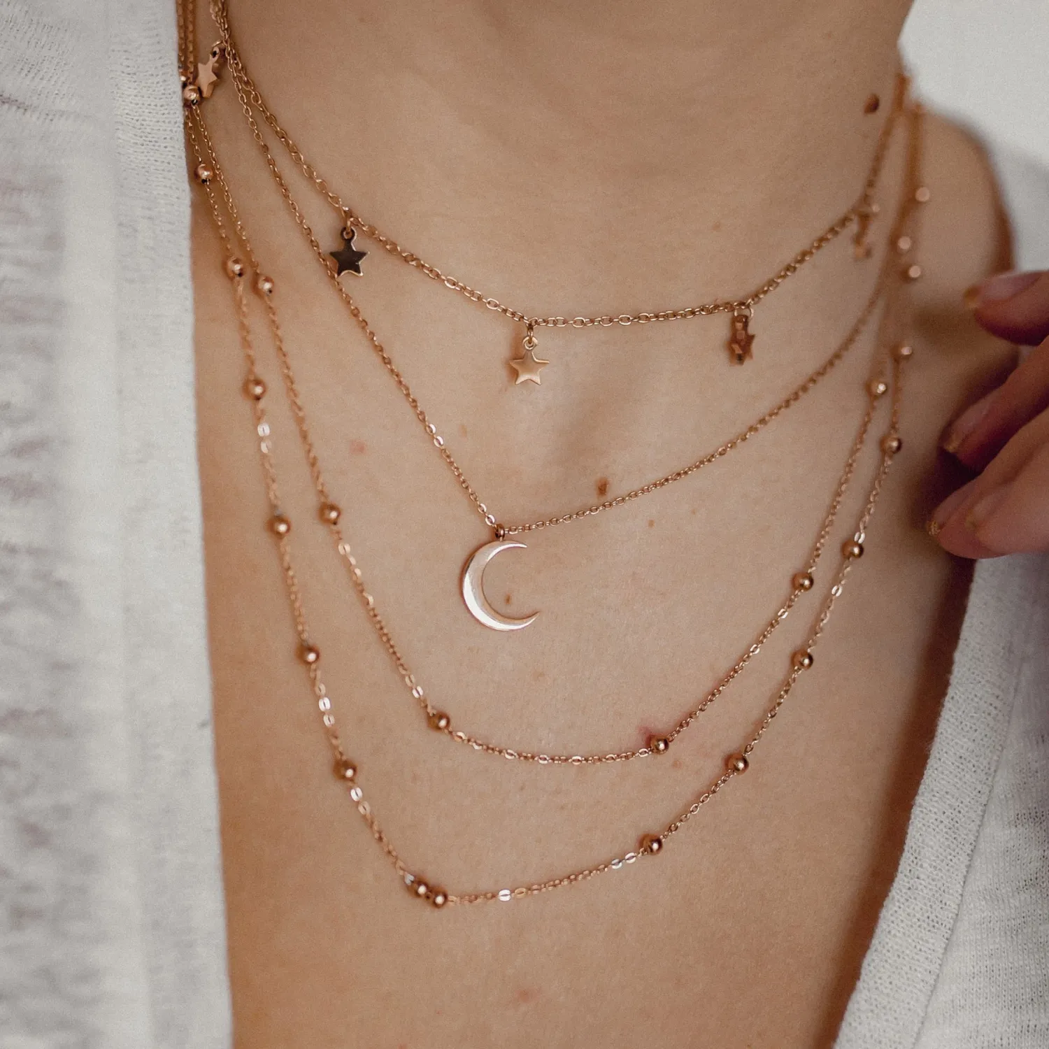 Filigrane Ketten | Hey Happiness Zarte Halbmond Kette in Rosegold Rose Gold