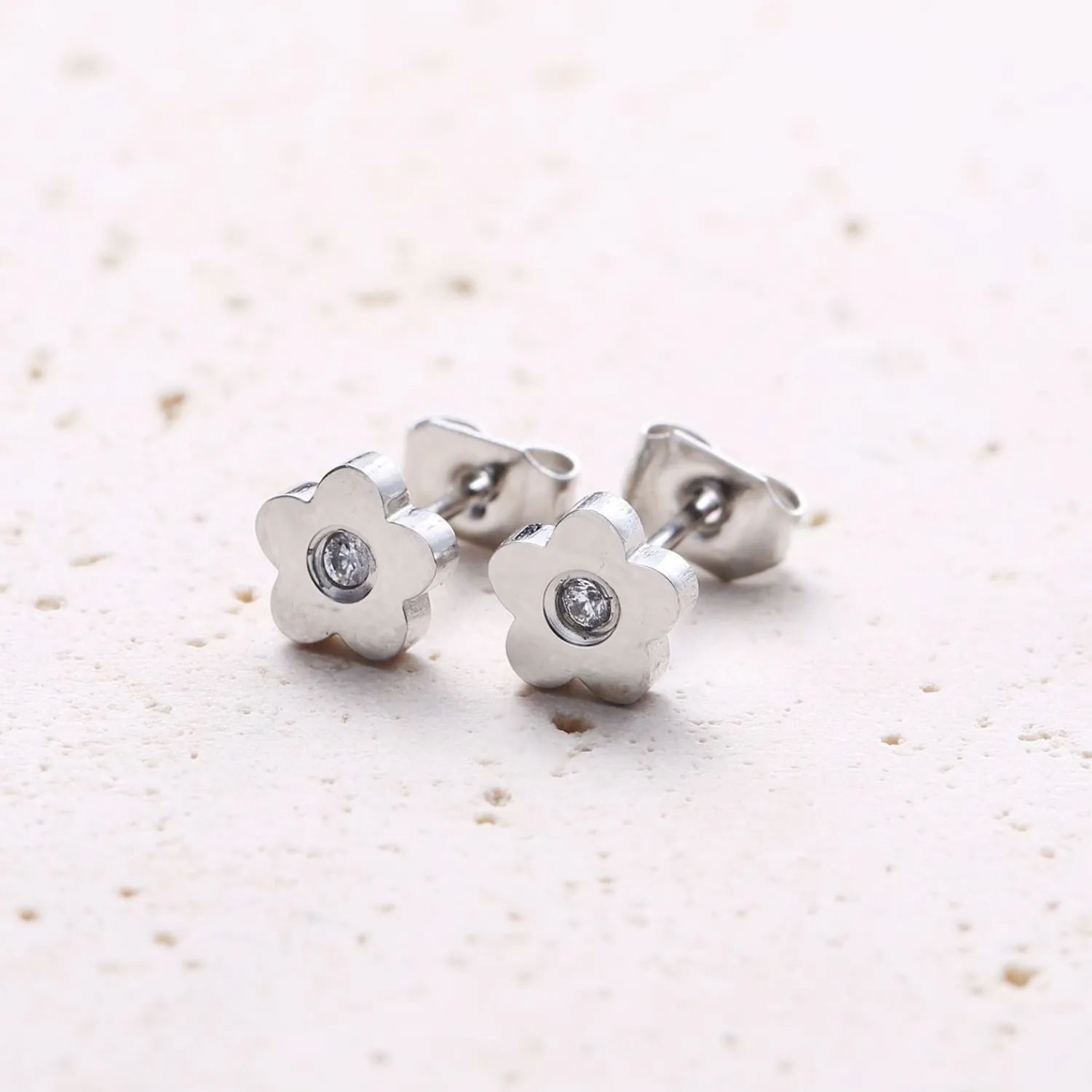 Ohrstecker | Hey Happiness Zierliche Blume Ohrstecker in Silber Silver